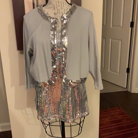 Beautiful Sequined Crop Jacket and Tank Top - Picture 2 of 8